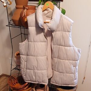 Old Navy Cream Quilted Puffer Vest